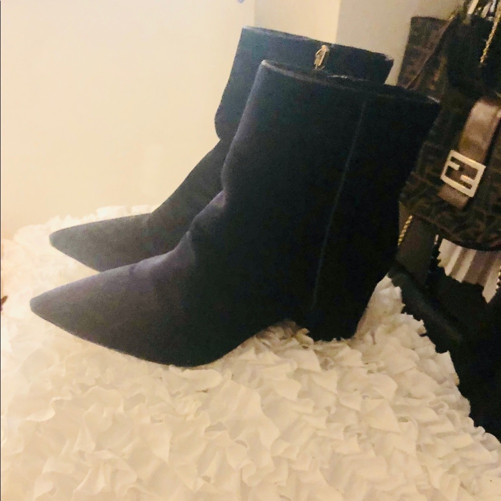 S T E V E M A D D E N Navy Velvet Ankle Boots US9